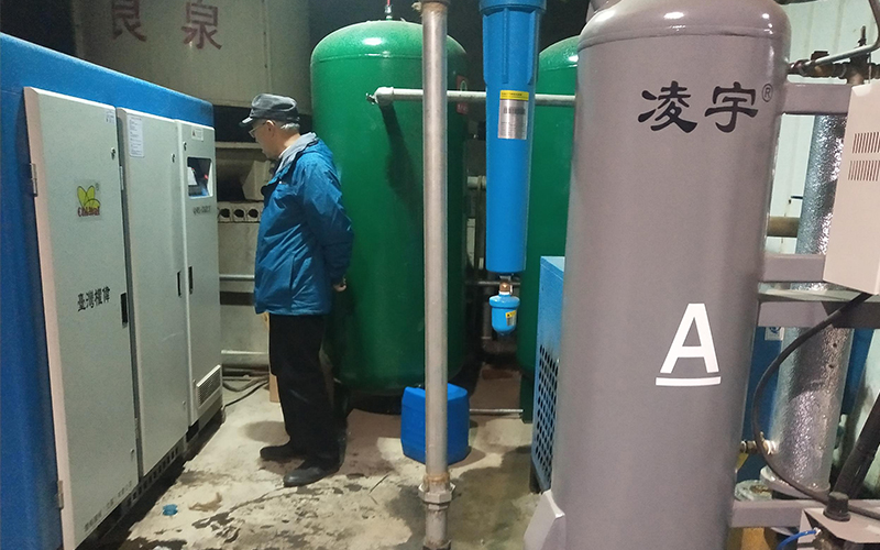 簡(jiǎn)單的介紹一下空壓機(jī)改如何選型