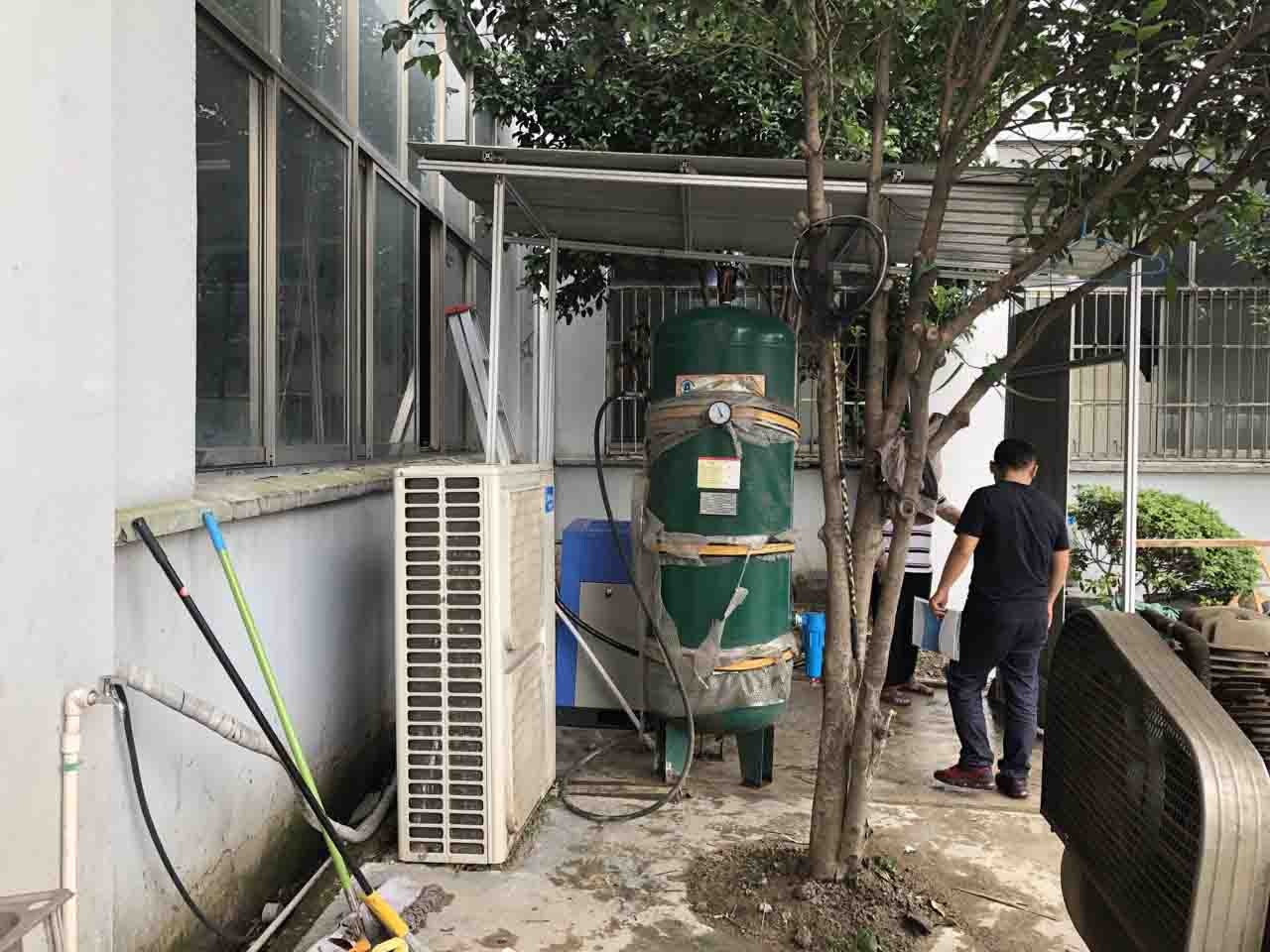 變頻空壓機入駐昆山錢豹自動化設(shè)備有限公司-權(quán)偉變頻空壓機